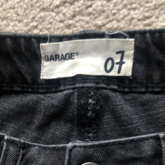 Garage Black Mom Shorts - Picture 4 of 4